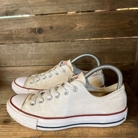 Womens Converse Chuck Taylor All Star Ivory Low Top Shoes Sneakers Size 7 M GUC - Picture 2 of 7